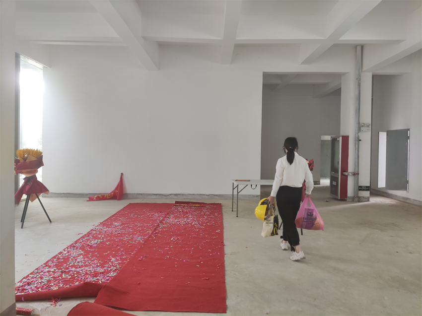 賀:合肥2000平電子廠房裝修開工大吉